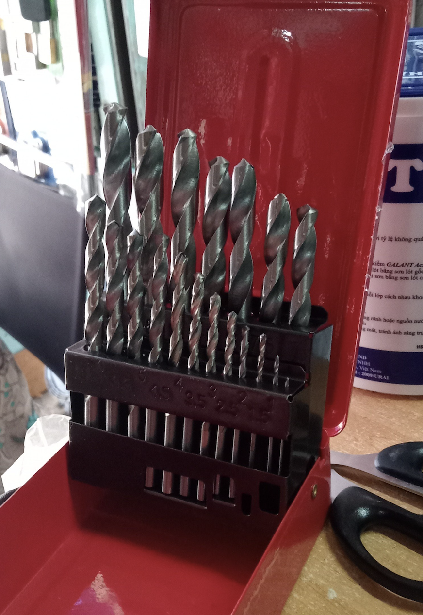 BỘ MŨI KHOAN SẮT HỘP 19 CÂY TRẮNG TLT-KS19T