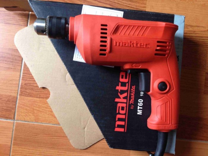 MÁY KHOAN MAKTEC MT60